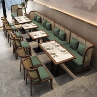 Ensemble multifonctionnel commercial pour restaurant à thème style Asie du Sud-Est, avec banquette en rotin et salle à manger style salon de thé de Hong Kong