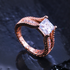 Anello Tono Rosa per Donne, Gioiello Elegante e Creativo Scintillante, Vendita all'Ingrosso - Product Image 4