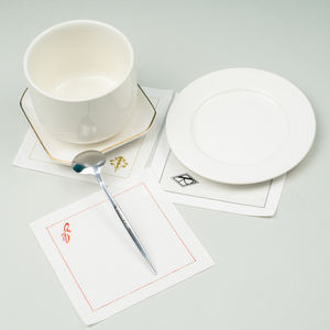 Serviettes <span class=keywords><strong>de</strong></span> <span class=keywords><strong>table</strong></span> en tissu réutilisables carrées <span class=keywords><strong>de</strong></span> luxe personnalisées avec logo pour les entreprises, les bars, les fêtes, les mariages, les anniversaires et les anniversaires <span class=keywords><strong>de</strong></span> mariage - Product Image 1