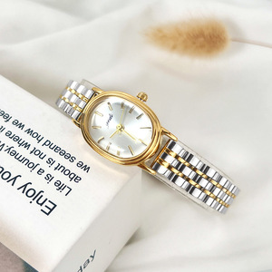 นาฬิกาควอทซ์สายเหล็กรูปไข่ขนาดเล็กสำหรับผู้หญิงอารมณ์เรียบง่ายและสง่างามแสงหรูหราย้อนยุค - Product Image 3