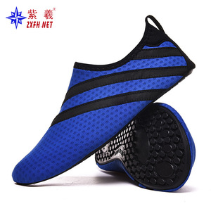 Zapatillas de fábrica Zixi para buceo, snorkel, playa, cinta de correr, yoga, calentadores de pies, y natación, amigables con la piel. - Product Image 4