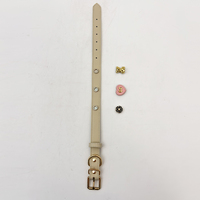 Collier pour chien en cuir véritable avec breloque magnétique, fermoir doré, fleur en perles et nœud pour petits chiens et chats