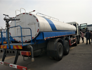 รถบรรทุกน้ำแบบปรับแต่งได้ใหม่ 10 ล้อ SINOTRUCK รุ่น HW76 ห้องโดยสาร Weichai ดีเซล ระบบกันสะเทือนแบบลม 6x4 พวงมาลัยซ้าย ยูโร 2 - Product Image 3