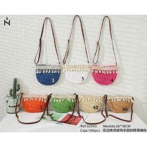 Sac bandoulière demi-lune en paille orné de perles et de dentelle 26x18cm – Sac à main d'été tendance pour femme - Product Image 1