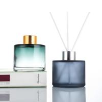 Bouteille diffuseur en verre mat et givré avec bouchon doré/argenté, pot de recharge pour arômes