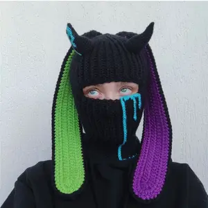 कस्टम Crochet शैतान सींग Balaclava सर्दियों फैशन बुना हुआ डिजाइन चलनेवाली कान Beanie टोपी 1 छेद व्यथित स्की मुखौटा सींग के साथ