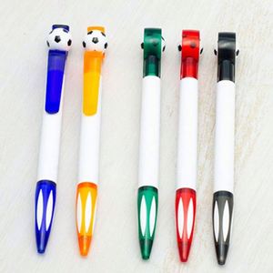 Bolígrafos Personalizados con Forma de Balón de Fútbol - Recuerdos Perfectos para Fiestas de Adolescentes y Accesorios para Diarios - Regalo Personalizado para Aficionados al Fútbol - Product Image 4