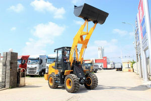 Chargeuse sur pneus compacte 816C avec moteur de 65 kW et godet de 1,0 m³ pour la construction et la manutention de matériaux - Product Image 4