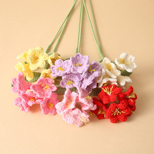 Ramo de Tulipanes Tejidos a Crochet Kexiang, Multicolor, de Poliéster, Decoración para Escritorio, Regalo - Product Image 1