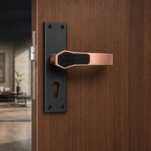 Juego de Manijas de Puerta Modernas en Oro Rosa con Placa Trasera Negra, Manija de Puerta de Palanca Premium para Puertas Residenciales, de Oficina y de Hotel - Product Image 1