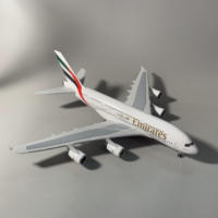 Modèle d'Avion en Résine LED Airbus A380 Emirates Airlines Taille 46cm Échelle 1/160