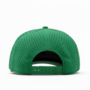 หมวกแก๊ปเบสบอลกันน้ำแบบคลาสสิก 5 แผง สำหรับกีฬากลางแจ้ง ผลิตตามสั่ง (OEM) พร้อมป้ายยาง ตัดด้วยเลเซอร์ ทรงแข็ง ปรับขนาดได้ด้วยกระดุมแป๊ก - Product Image 4