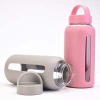 Bouteille d'eau potable en verre borosilicate de haute qualité, à large ouverture, sans BPA, étanche, fabriquée à la main, avec manchon en silicone, 800 ml