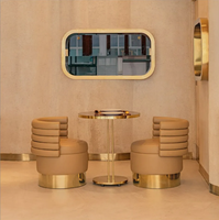 Design d'intérieur de café moderne, mobilier de restaurant, table à manger avec structure en acier inoxydable et plateau en faux marbre, ensemble de chaises, banquette, canapé
