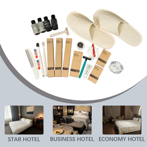 Set de Artículos de Aseo Minimalistas en Tonos Neutros <span class=keywords><strong>para</strong></span> Huéspedes de Hotel, Empaque Mate Premium, Pantuflas Ultra Suaves <span class=keywords><strong>para</strong></span> Hoteles Boutique y de Diseño - Product Image 4