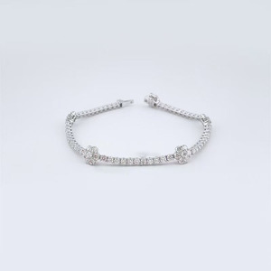 Pulsera de tenis de lujo con diamantes cultivados en laboratorio de oro blanco de 18 quilates, diseño de cinco flores, con pavé de diamantes, para mujer, joyería fina al por mayor - Product Image 1