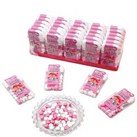 Ces bonbons pressés délicieux et colorés en forme de fraise sont spécialement conçus pour les enfants.