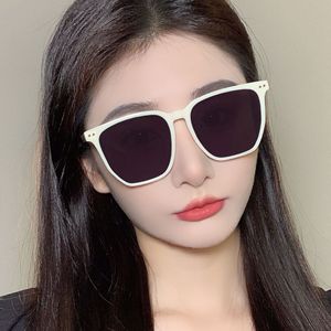 Lunettes de soleil Blush, monture rose, verres PC, protection UV400, unisexe, type 3, avec emballage boîte - Product Image 2