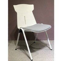 Chaise de formation empilable en plastique avec dossier et coussin en tissu, chaise de visiteur de bureau ergonomique avec cadre blanc et assise rembourrée en tissu orange