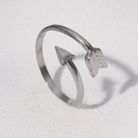 Bague ouverte en acier inoxydable motif flèche pour femme, accessoire de luxe léger, tendance et polyvalent