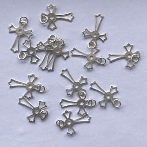 Colgante de Plata de Ley 925 de 22mm con Forma de Cruz, Bañado en Oro de 18K, Abalorios para Fabricación de Joyas, Collares y Bolsos - Product Image 3