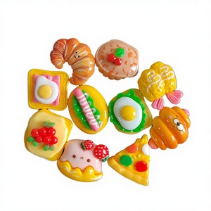 100 Pezzi Miniature 3D <span class=keywords><strong>in</strong></span> Resina a Forma <span class=keywords><strong>di</strong></span> Cibo Assortiti: Patatine Fritte, <span class=keywords><strong>Pizza</strong></span>, Pane, Toast per Casa delle Bambole e Lavoretti Fai da Te - Product Image 4