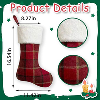 Fabrication en gros de chaussettes de Noël rouges en peluche écologiques traditionnelles, motif à carreaux, bordure à franges, décoration de Noël, bonbons