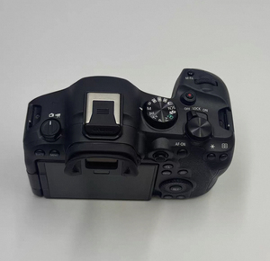 Appareil photo numérique hybride plein format EOS R6 Mark II, boîtier sans rayures, occasion - Product Image 4
