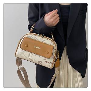 Nueva tendencia de moda de la versión coreana de gran capacidad femenina del bolso de hombro de cuero suave resistente al desgaste de lujo ligero Simple - Product Image 6