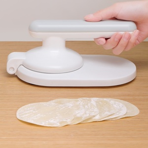 เครื่องมือทำเกี๊ยวแบบแมนนวลพร้อมอุปกรณ์สำหรับห่อเกี๊ยวพลาสติก - Product Image 1
