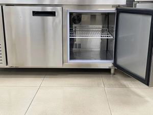 Equipo de Refrigeración Comercial para Cocina de Hotel, Supermercado, Congelador Italiano, Mesa de Trabajo Refrigerada para Frutas y Verduras - Product Image 1