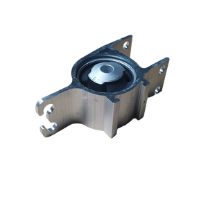 OEM 2463330200 Auto Repuestos Buje de brazo de control para suspensión delantera inferior derecha para <span class=keywords><strong>Mercedes</strong></span> Benz W246 W176 Brazos de control - Product Image 1