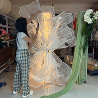 Fleur géante en soie faite à la main sur mesure pour la décoration de scène de mariage de luxe pour les événements de mariage