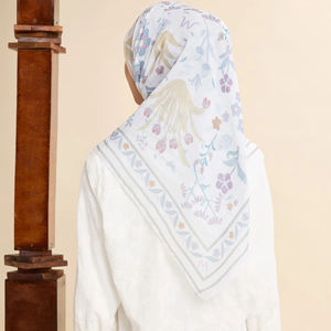Vente en gros Offre Spéciale Léger Respirant Voile Hijab Écharpe Tendance Tendance Imprimé Carré D'été Porter Feuille Lettre Musulmans - Product Image 2