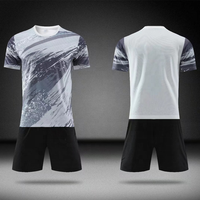 Fabricants Vente en gros Tenue d'uniforme de football pour homme Maillot d'entraînement de jeu Impression de chemise de sport