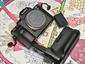 Offre Spéciale : Appareil Photo Hybride Sony <span class=keywords><strong>Alpha</strong></span> A7 <span class=keywords><strong>II</strong></span> 24,3MP Plein Format avec Carte SD, Vidéo Full HD, Écran 2-3 Pouces et Batterie au Lithium - Product Image 1