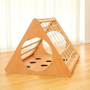 Ensemble de jeu triangulaire Pickler personnalisé pour tout-petits avec rampe et arche à bascule pour usage domestique, structure d'escalade en bois Montessori de qualité supérieure - Product Image 3