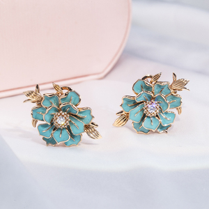 Boucles d'oreilles clous fleur émaillée turquoise en or massif 18 carats avec diamants de laboratoire, style floral vintage MSE-820 - Product Image 1