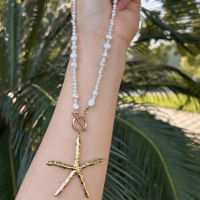 Collier ras de cou en perles d'eau douce de haute qualité, bijoux délicats et raffinés, avec étoile de mer dorée, bijoux faits à la main de haute qualité pour maman, sœur