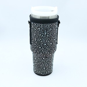 Sac de transport pour bouteille d'eau Bling pour gobelet isotherme 40oz, support en néoprène avec poignée et sangle réglable, accents de diamants glamour - Product Image 4