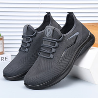 Chaussures de course athlétiques légères et respirantes pour hommes personnalisées, conception en maille blanche avec fermeture à lacets pour les saisons de printemps et d'automne