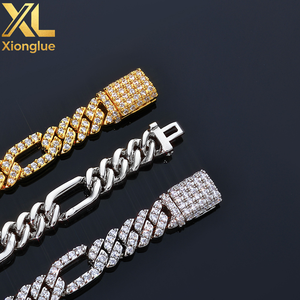 Pulsera de boda de diseño con esmeraldas delicadas para mujer, ajustable, con dijes de latón y circonitas 5A, ideal para fiestas y bodas. - Product Image 5
