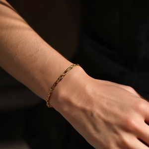 สร้อยข้อมือแฟชั่น สแตนเลสสตีล 316L ชุบทอง PVD ดีไซน์แบบโซ่ ทนทาน เป็นมิตรต่อสิ่งแวดล้อม - Product Image 3