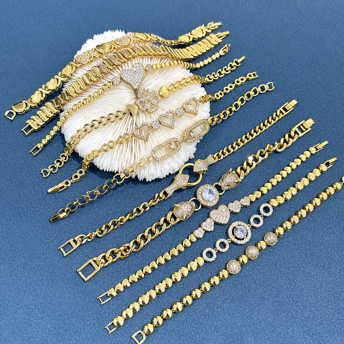 Jxx Wholesale Gold Bracelet Women's Jewelry 24k Gold Plated Brass Jewelry Women's Zircon Bracelet Button Watch Chain