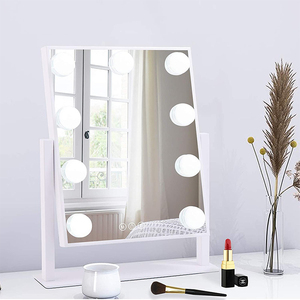 Venta al por mayor logotipo personalizado Mini LED de cristal <span class=keywords><strong>espejo</strong></span> de maquillaje pequeño <span class=keywords><strong>espejo</strong></span> de pie para mesa <span class=keywords><strong>espejo</strong></span> de tocador para boda cumpleaños <span class=keywords><strong>marco</strong></span> de metal - Product Image 3