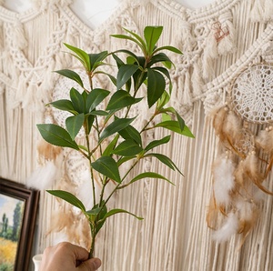 Feuilles artificielles de haute qualité, feuilles vertes, décoration, <span class=keywords><strong>pieris</strong></span> japonais artificiel pour la décoration de la maison et des mariages - Product Image 3