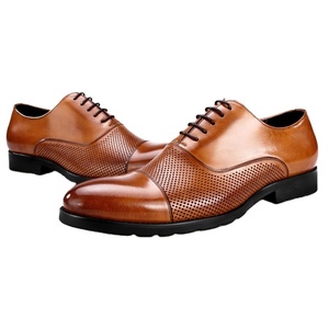 <span class=keywords><strong>Scarpe</strong></span> Eleganti <span class=keywords><strong>Oxford</strong></span> da Uomo 2024 in Vera Pelle di Vacchetta Impermeabili per Feste e Occasioni Formali in Nero per la Stagione Autunnale - Product Image 2