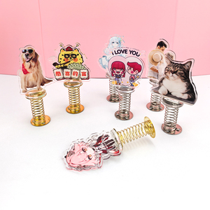 Accessoires de présentation en plastique durable avec logo personnalisé pour anime, TV, jeux, films, incluant des figurines de robots, des téléphones et des objets divers inspirés de la culture populaire - Product Image 3
