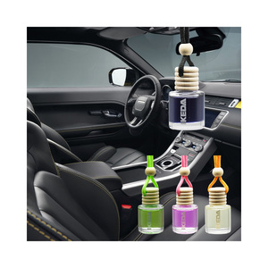 Adornos miniatura de zapatillas AJ al por mayor para espejo retrovisor de coche, diferentes aromas, ambientador para coche - Product Image 1