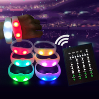 Bracelet LED personnalisé avec logo, télécommandé, en silicone ABS, pour événements, fêtes, concerts